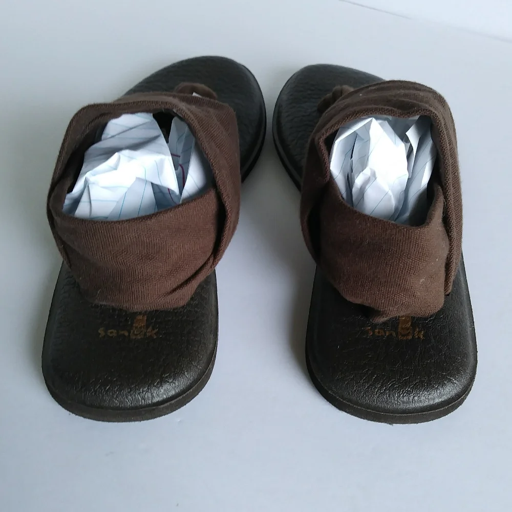 Sanuk comfortable sandals